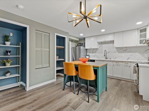 12716 NE 120th Street H7, Kirkland WA 98034