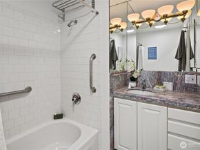 733 S Lake St 312, Kirkland WA 98033