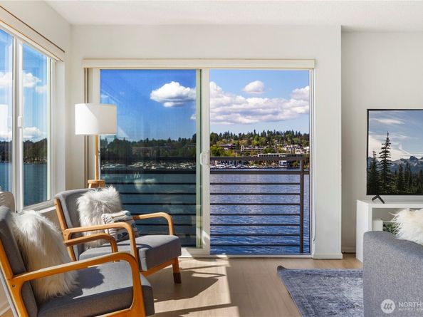 733 S Lake St 312, Kirkland WA 98033