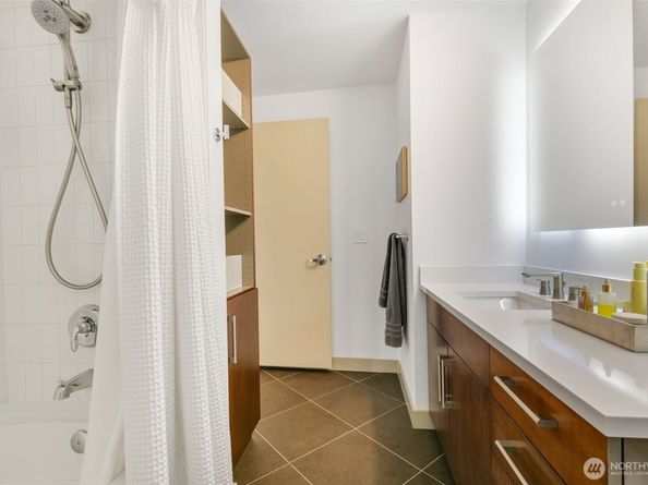 910 Lenora Street S1009, Seattle WA 98121