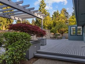 2404 79th Avenue NE, Medina WA 98039