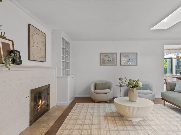 2404 79th Avenue NE, Medina WA 98039