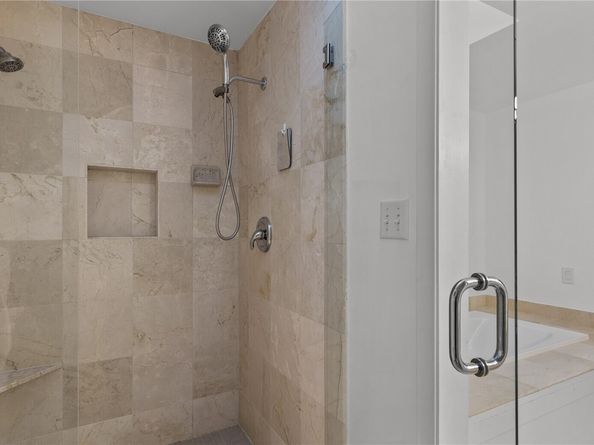 2404 79th Avenue NE, Medina WA 98039