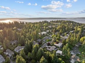 2404 79th Avenue NE, Medina WA 98039