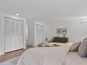 2404 79th Avenue NE, Medina WA 98039