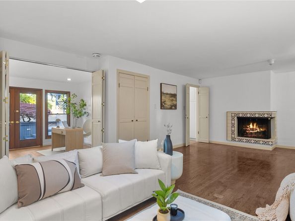 2404 79th Avenue NE, Medina WA 98039