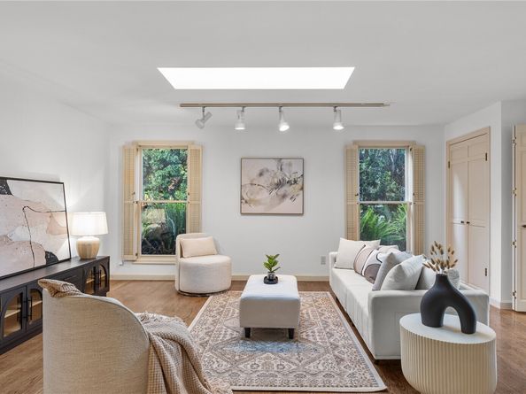 2404 79th Avenue NE, Medina WA 98039