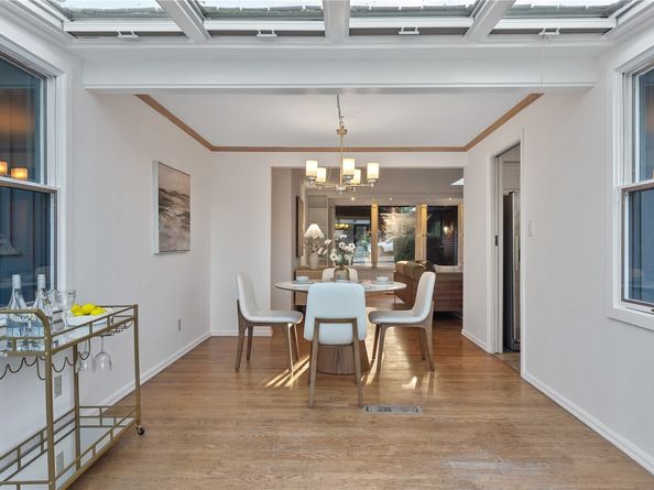 2404 79th Avenue NE, Medina WA 98039