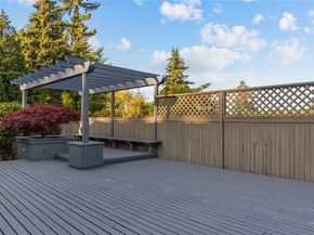 2404 79th Avenue NE, Medina WA 98039