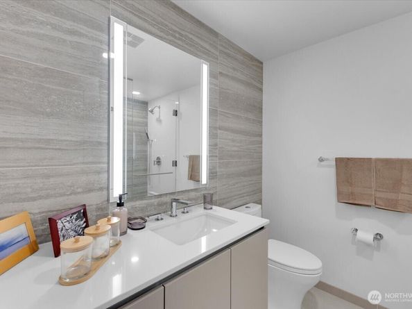 2510 6th Avenue 2203, Seattle WA 98121