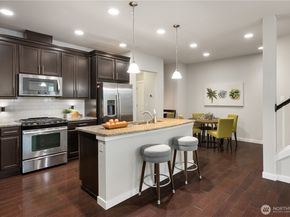 1257 NE Park Drive 46, Issaquah WA 98029