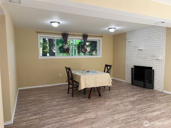 19310 1st Avenue SE, Bothell WA 98012