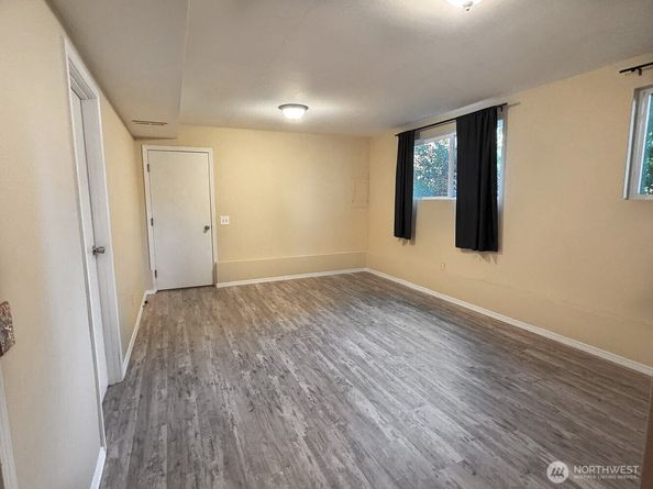 19310 1st Avenue SE, Bothell WA 98012