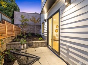 2212 Broadway E, Seattle WA 98102