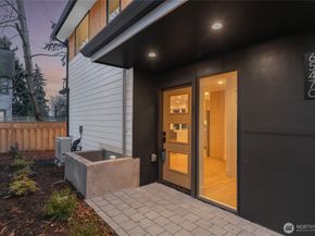 6547 11th Avenue NW C, Seattle WA 98117