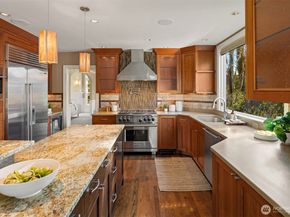 6257 164th Avenue SE, Bellevue WA 98006