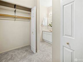 1240 Weaver Road NW B1, Bainbridge Island WA 98110