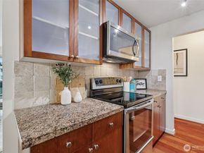 960 5th Avenue S 208, Edmonds WA 98020