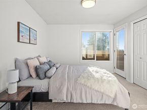 11211 Greenwood Avenue N C, Seattle WA 98133