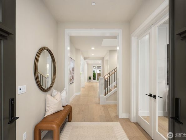 6825 122nd Avenue NE, Kirkland WA 98033