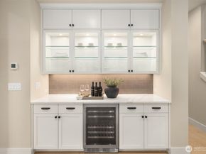 6825 122nd Avenue NE, Kirkland WA 98033