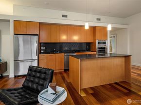 909 5th Avenue 204, Seattle WA 98164