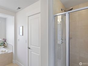 18521 46th Avenue SE, Bothell WA 98012