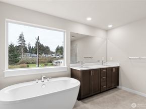 13555 NE 104th Way 40, Kirkland WA 98033