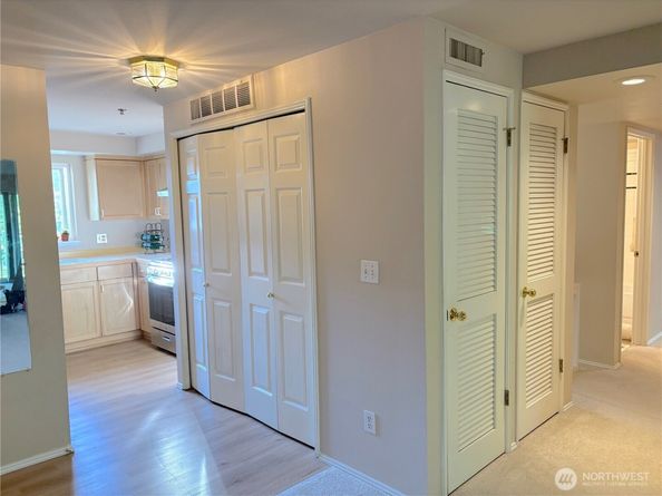 250 NW Dogwood Street C201, Issaquah WA 98027