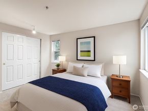 250 NW Dogwood Street C201, Issaquah WA 98027