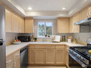 250 NW Dogwood Street C201, Issaquah WA 98027