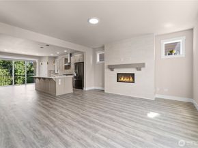 2204 176th Place SW 3, Lynnwood WA 98037