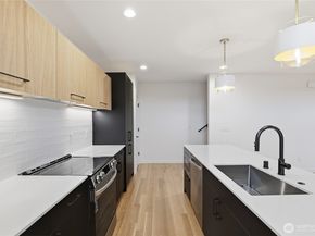 3646 Greenwood Avenue N A, Seattle WA 98103