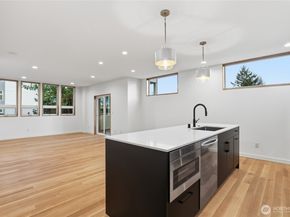 3646 Greenwood Avenue N A, Seattle WA 98103