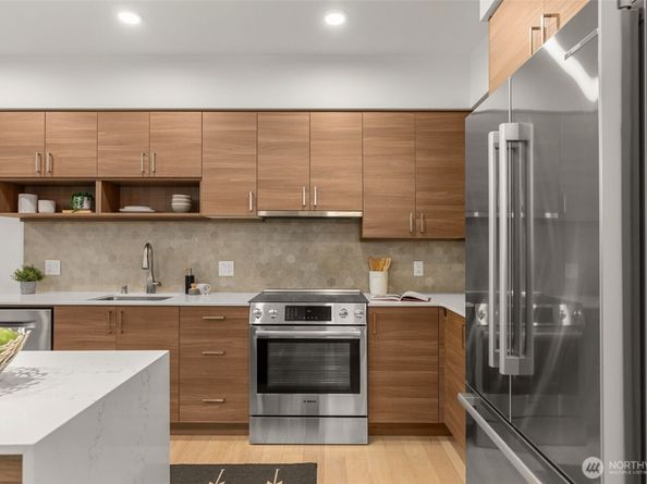 11903 NE 128th Street 216, Kirkland WA 98034