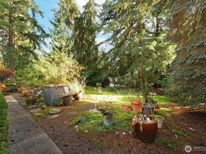 1805 Village Green Drive 20, Mill Creek WA 98012