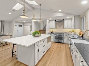 9209 NE 142nd Way, Kirkland WA 98034