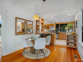 406 N Bowdoin Place, Seattle WA 98103