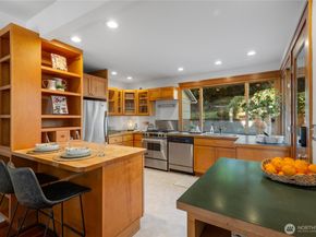 406 N Bowdoin Place, Seattle WA 98103