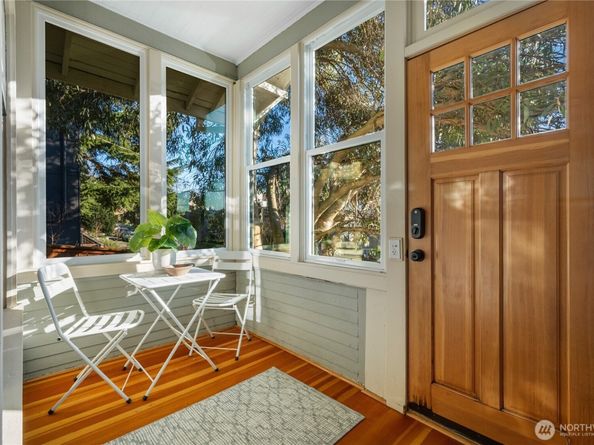 406 N Bowdoin Place, Seattle WA 98103