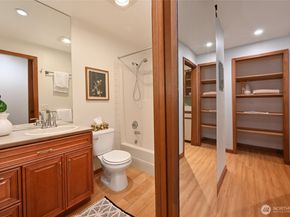 12300 33rd Ave NE 204, Seattle WA 98125