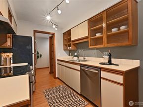 12300 33rd Ave NE 204, Seattle WA 98125