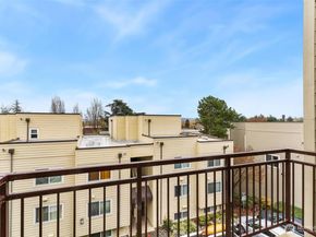 5832 NE 75th Street E304, Seattle WA 98115