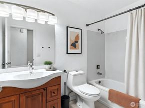 5832 NE 75th Street E304, Seattle WA 98115