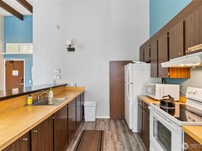 5832 NE 75th Street E304, Seattle WA 98115