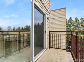 5832 NE 75th Street E304, Seattle WA 98115
