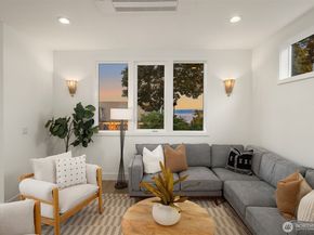 920 34th Avenue B, Seattle WA 98122