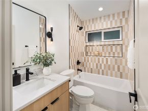 815 26th Avenue B, Seattle WA 98122