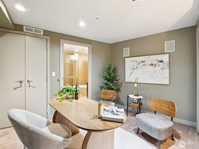 10650 NE 9th Place 1423, Bellevue WA 98004