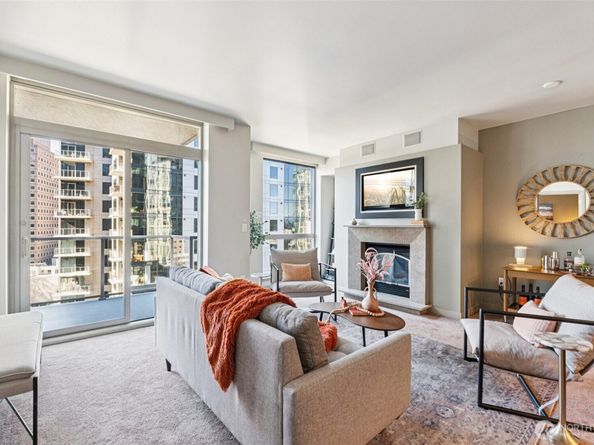 10650 NE 9th Place 1423, Bellevue WA 98004